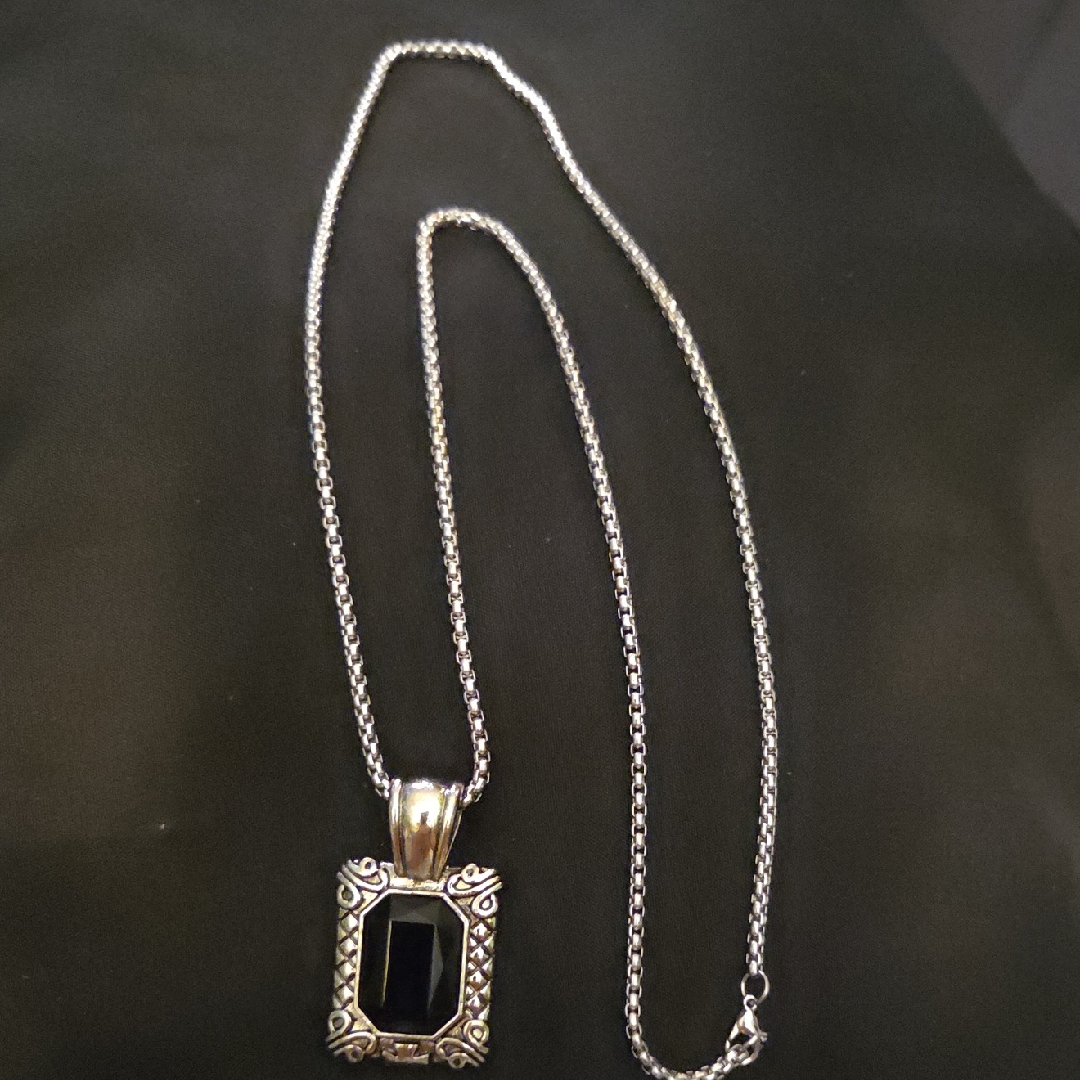 Elegant Black Silver Square Pendant Necklace 10$